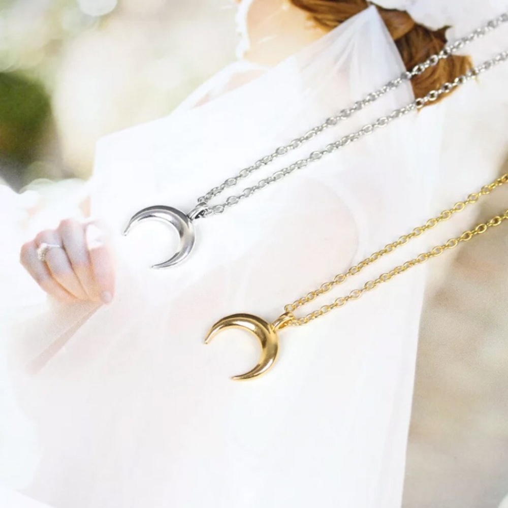 ⚜️[𝟯/$𝟭𝟴]⚜️Gold Horn Simple Dainty Choker NEW - Picture 11 of 13